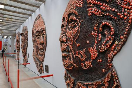 中国アンティーク　文化大革命 チベット語　ブリキ看板　毛沢東毛泽东 文革60年、体制批判警戒 中国、統制で薄れる記憶 | 高知新聞