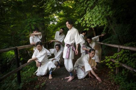 ダンスで見せる美と残酷の物語 結成30年の「DAZZLE（ダズル