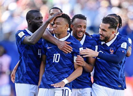 サッカーフランス代表　アルゼンチン大会 前回王者アルゼンチンが白星発進 準優勝のフランスも勝利 | 高知新聞