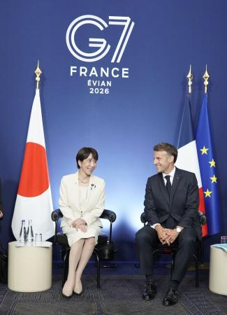 日仏首脳、ホルムズ安全へ努力 自衛隊派遣は話題に上らず | 高知新聞