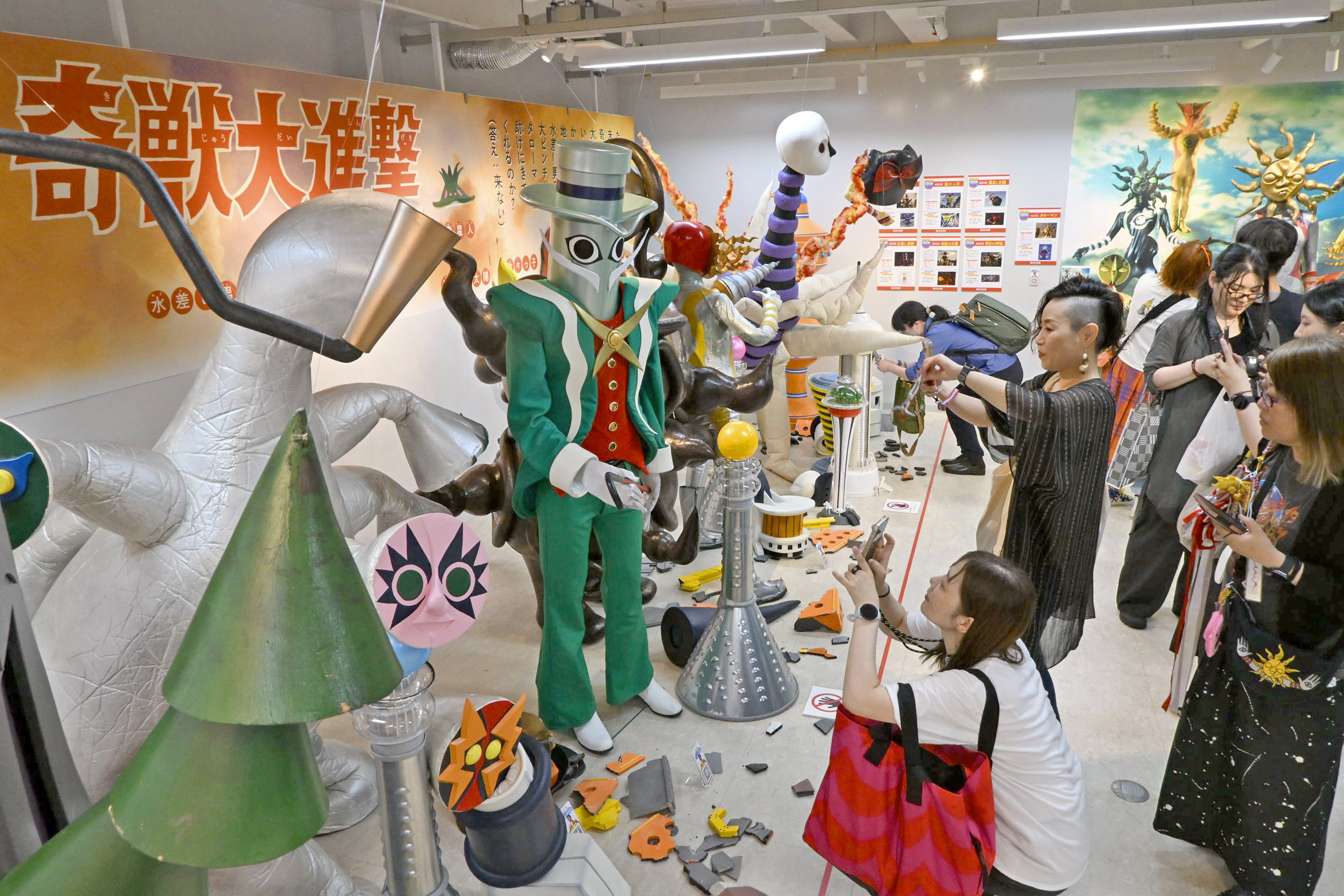 写真大量】でたらめ、だがそこがいい！タローマン高知に見参「なんだ