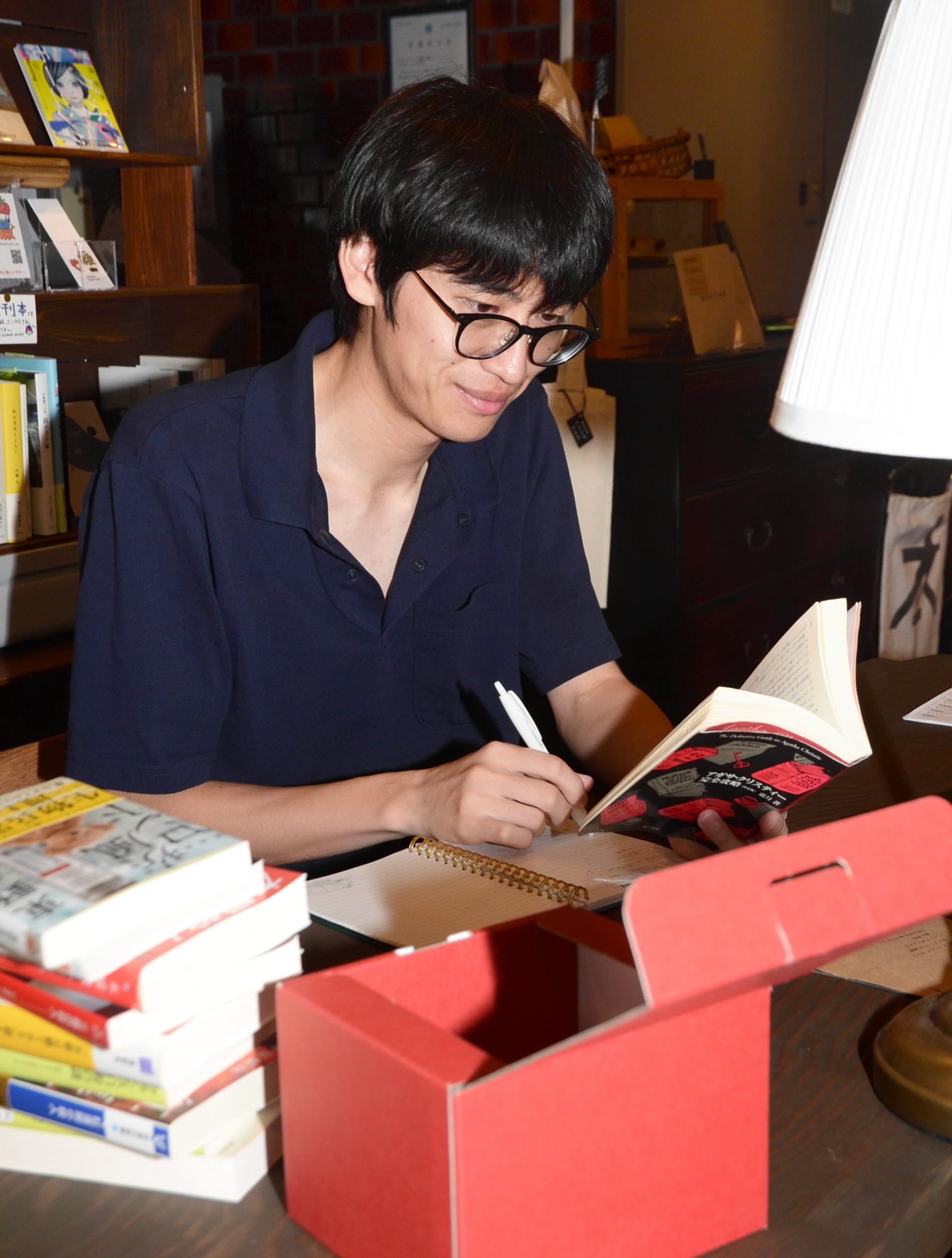 個人書店 人と本つなぐ ミステリー専門「ひいろ書店」読書会、棚貸しで