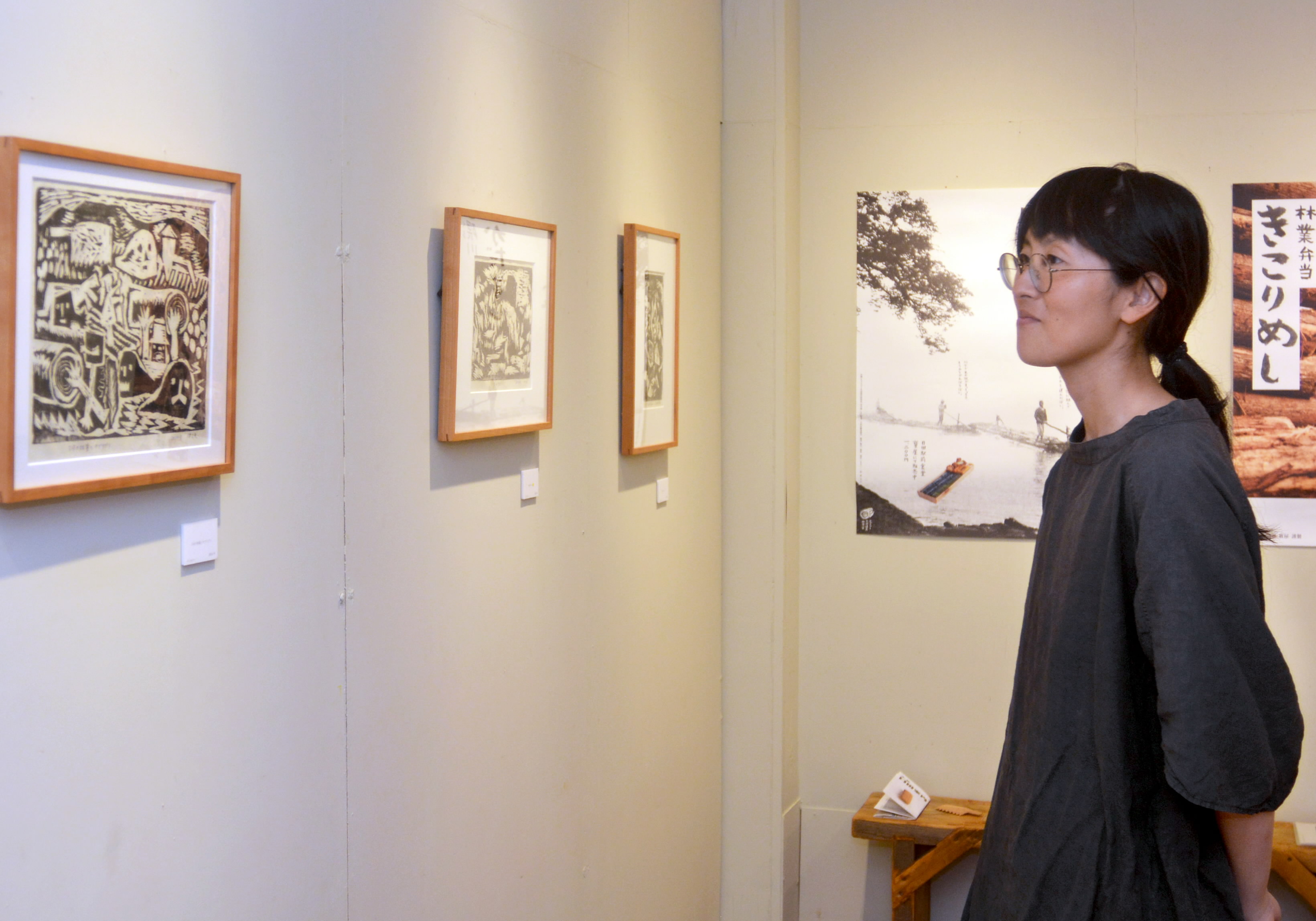 林業の魅力をユニークに発信 牧野伊三夫さん（東京）が作品展 高知市で