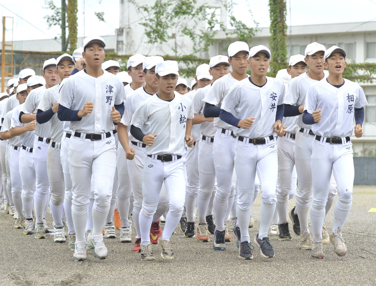 高知ユニフォーム　高知高校野球部　セット　まとめて　応援　甲子園　ダウン main_91a822ec1c5a49b10fddcab50