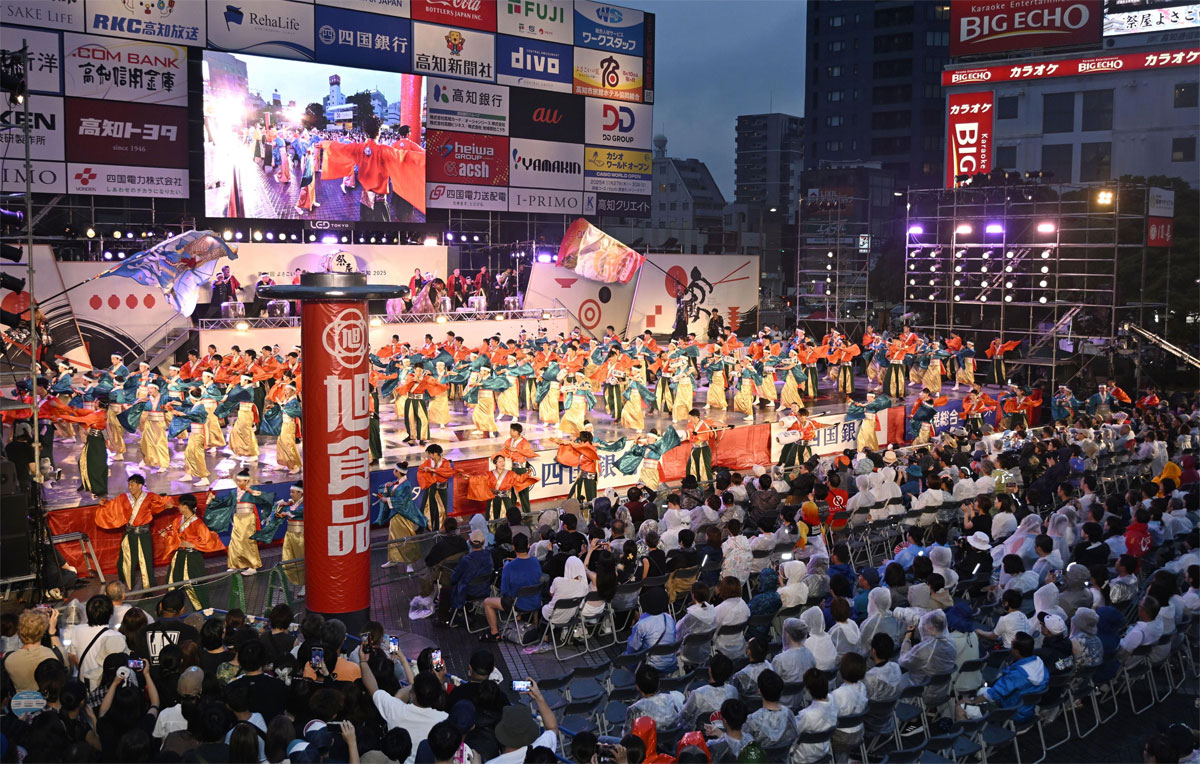 観覧チケット6倍超の5万円…よさこい祭りで高額転売 「転売を見かけて