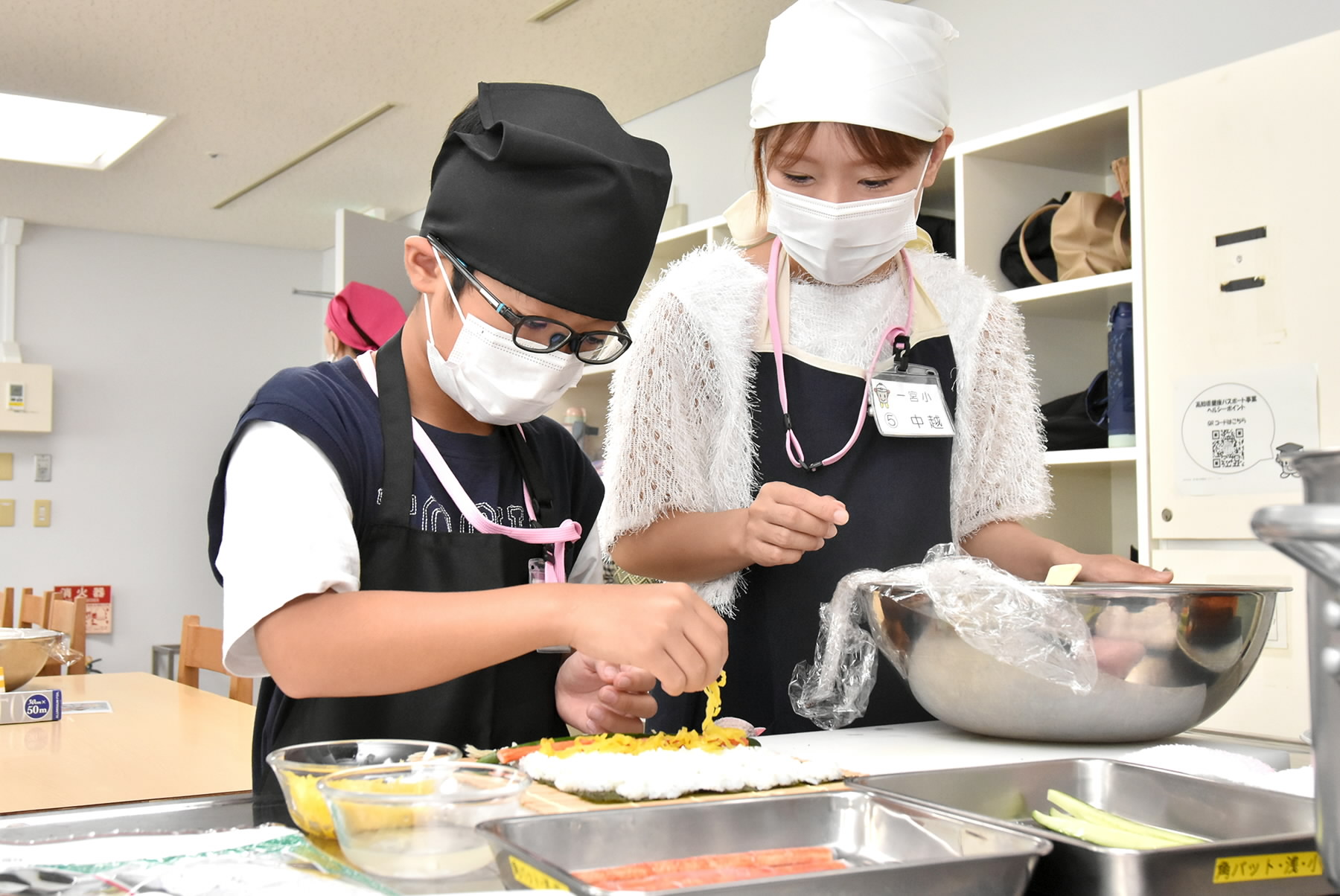皿鉢料理作りに親子で挑戦 高知市で料理教室 | 高知新聞