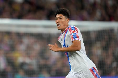 鎌田フル出場、冨安は初先発 サッカーのプレミアリーグ | 高知新聞
