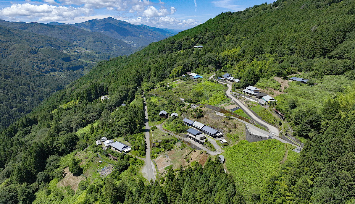 空の近くに暮らす 西峰（大豊町）―土佐鳥瞰紀行（168） | 高知新聞