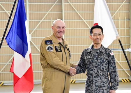 日仏防衛協力、宇宙に拡大 戦闘機訓練でトップ表明 | 高知新聞