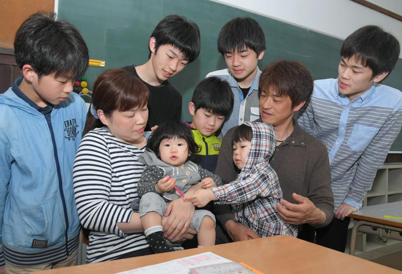 赤ちゃん会で聞きました ７人目 初の女の子 高知新聞