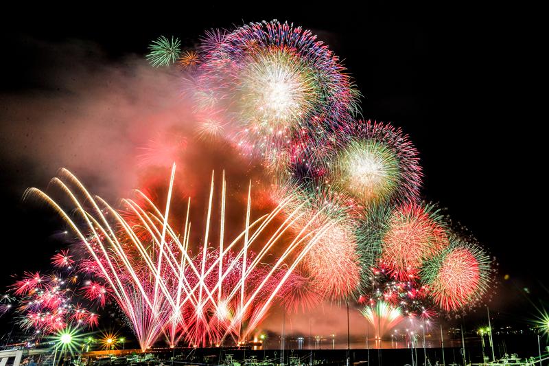 5000発の花火が満開 土佐横浜みなと未来祭り が5 5開催 高知新聞