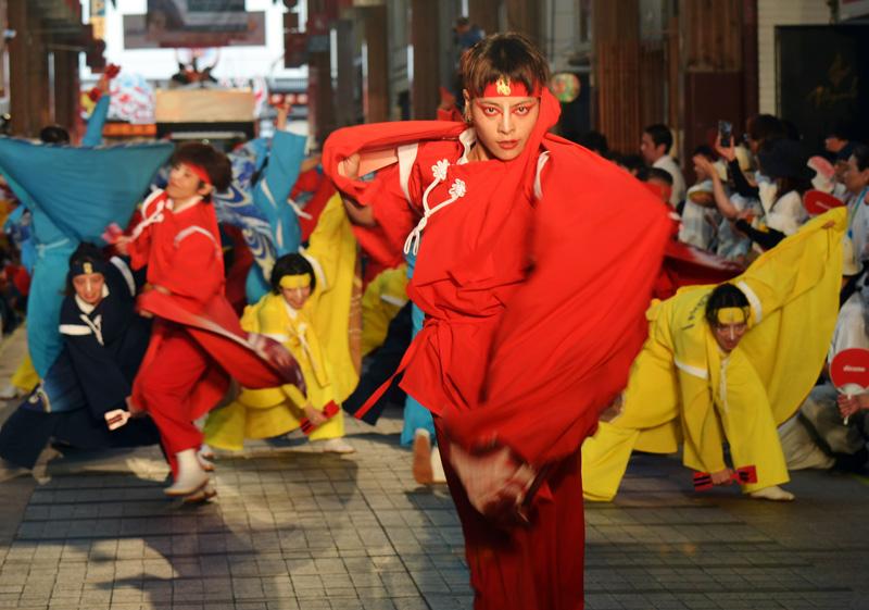 動画 世界的ダンサーが魂の舞 菅原小春さん よさこいに降臨 高知新聞