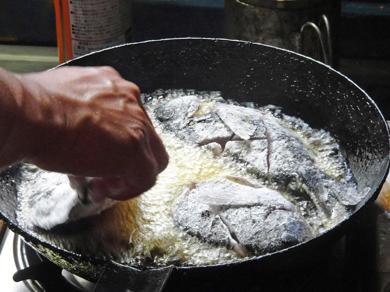 はっぴぃ魚ッチ オヤビッチャで島ランチ 鵜来島釣行記 実食編 高知新聞