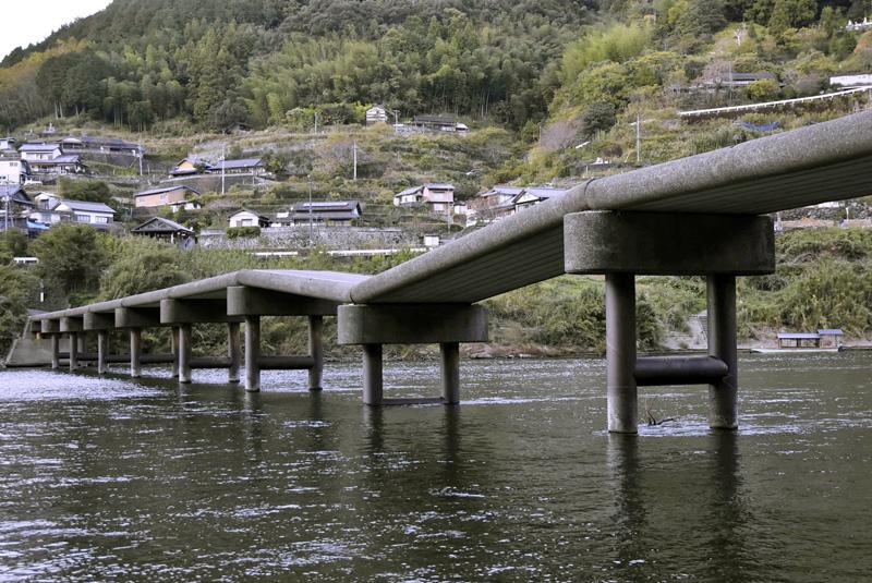 四万十川水系の沈下橋は平均５３歳 劣化進み補修計画続々 高知新聞