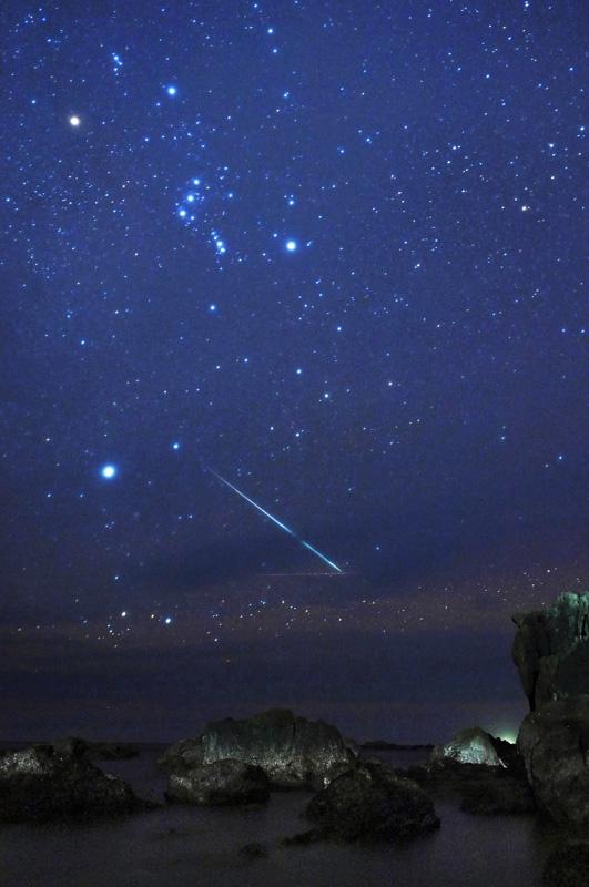 動画】室戸ジオパークにキラリ ふたご座流星群  高知新聞