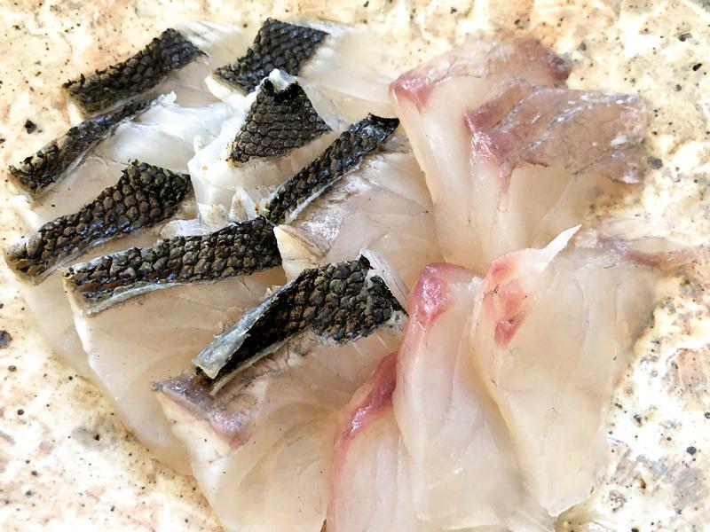 魚信 絶品 珍品 魚ん一皿 キツ刺し 高知新聞