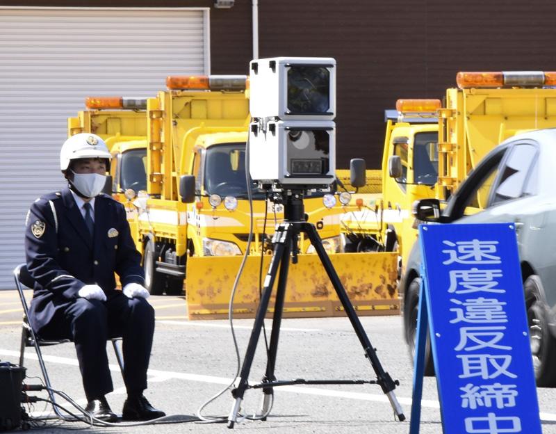 高知県警の移動オービス 高速道でも運用 通学路の安全目的じゃなかった 高知新聞 高知県警の移動オービス 高速道でも運用 通学路の安全目的じゃなかった 高知新聞