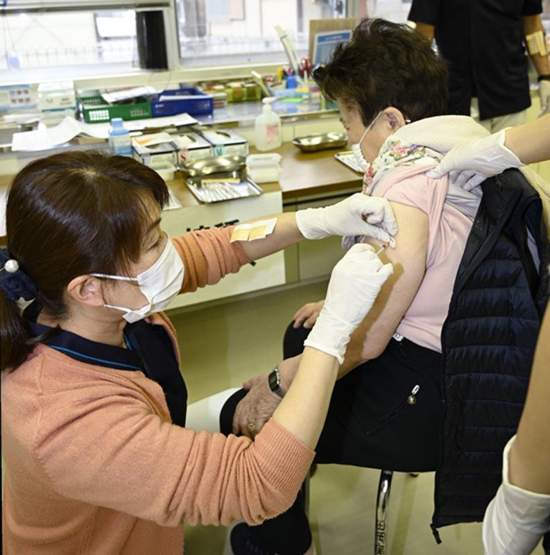 高知県内 コロナワクチン在宅高齢者接種始まる 土佐町で８５歳以上 高知新聞