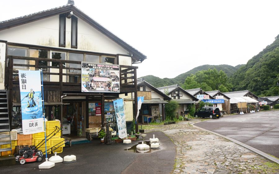 再整備案が示された道の駅「すくもサニーサイドパーク」(宿毛市坂ノ下)