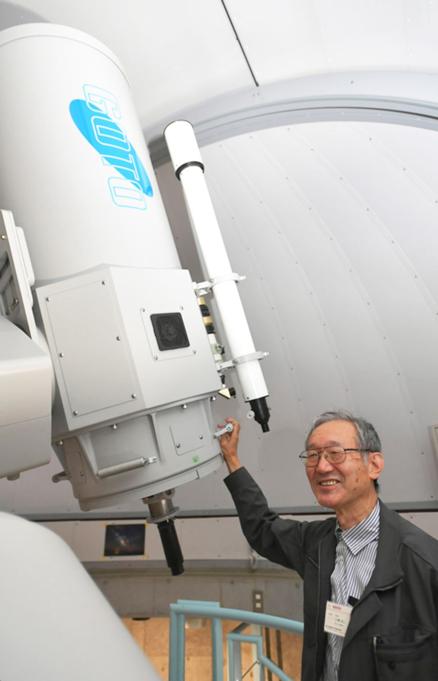「南十字星の観測にも挑戦したい」と話す小沢祐二さん(津野町の星ふるヴィレッジTENGU=山下正晃撮影)