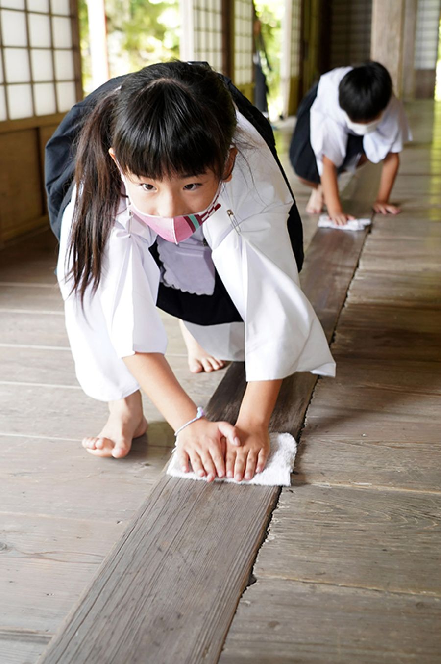 一休さんになれるかな 児童が掃除や瞑想のミニ修業 高知市の竹林寺 高知新聞