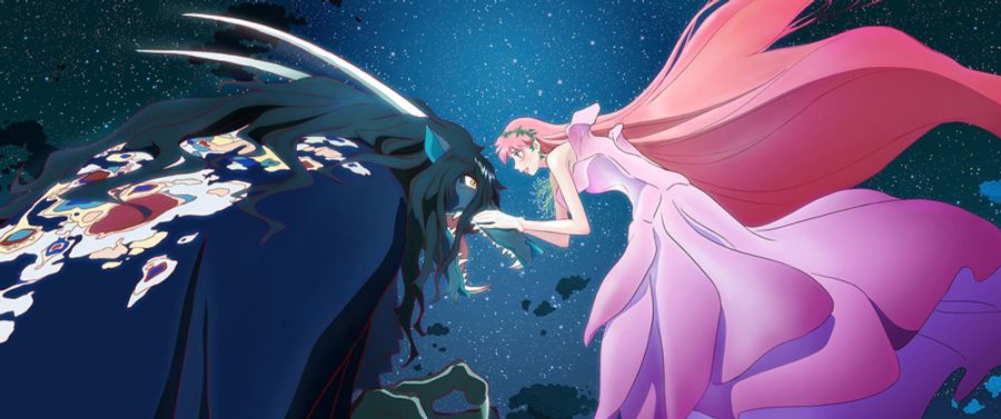 高知に住む女子高生の鈴。ネット上の仮想世界に参加し、歌姫「ベル」=右=として人気者になるが--