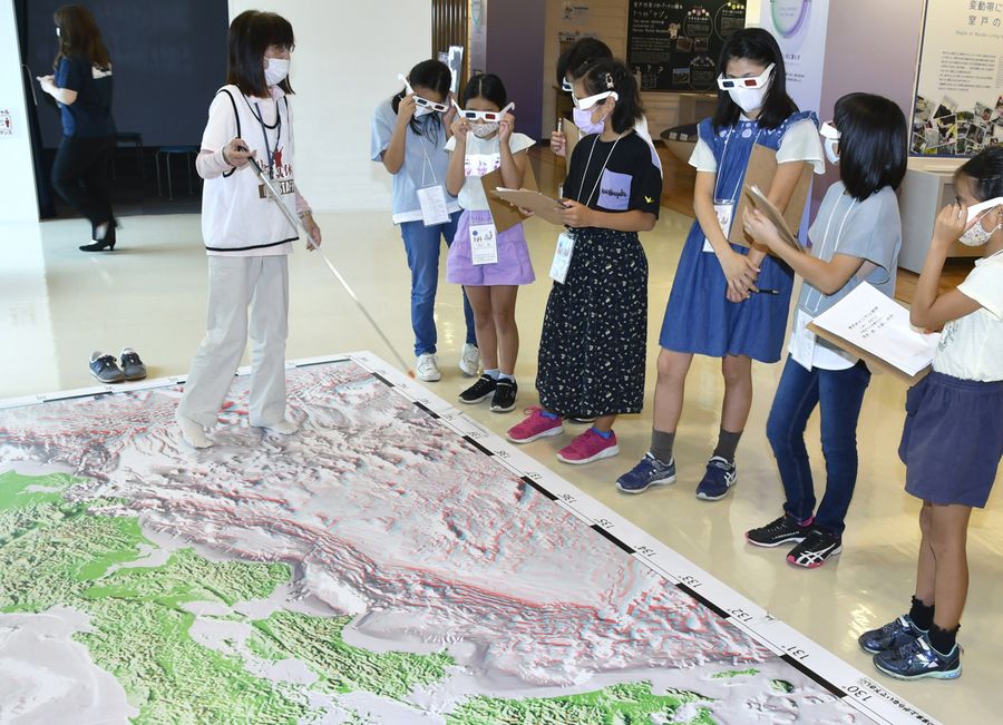 大地と生きる ジオパークのまちづくり １ 世界の室戸 １０年 上 何もない 市の誇りに 高知新聞