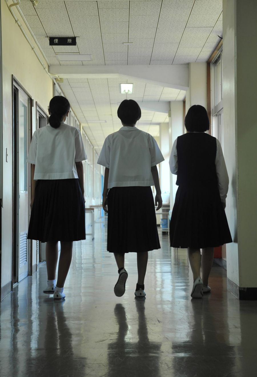 制限された学校生活を余儀なくされている子どもたち(高知市内の中学校=写真と本文は関係ありません)