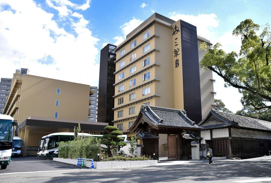 大規模な改装工事を終えた三翠園(高知市鷹匠町1丁目)