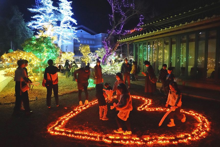 ４万個のＬＥＤが輝くイルミネーション（宿毛市の宿毛まちのえき林邸）