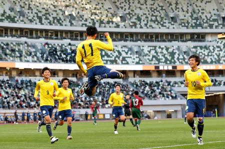 高校サッカー 関東第一が快勝 中津東戦 国立競技場で開幕 高知新聞