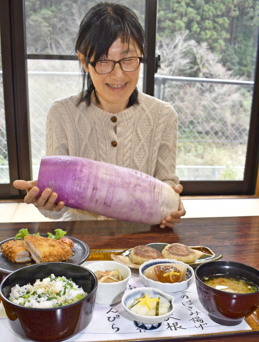 入河内大根をふんだんに使った定食（安芸市黒瀬のこまどり温泉）