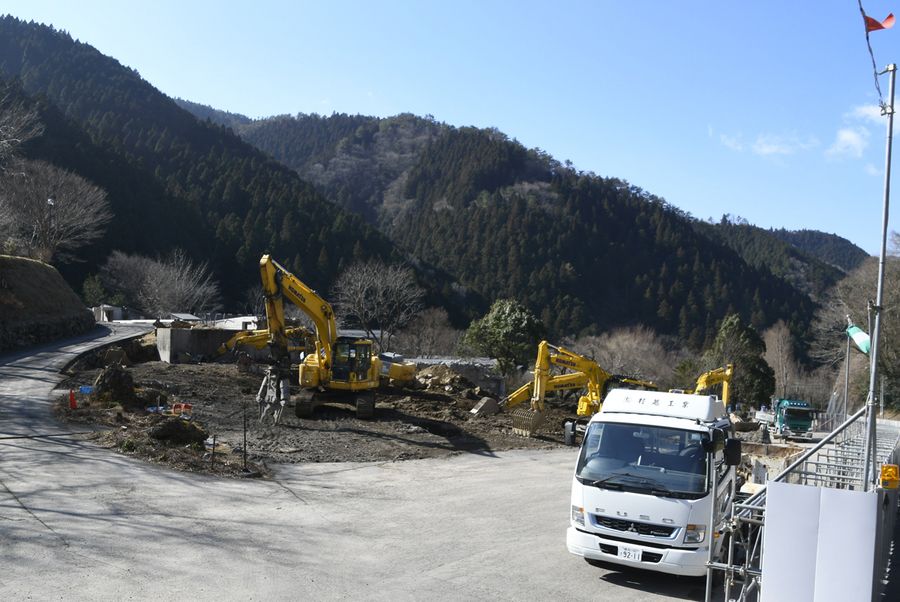 建て替えに向けて解体がほぼ完了した旧雲の上のホテル（梼原町太郎川）