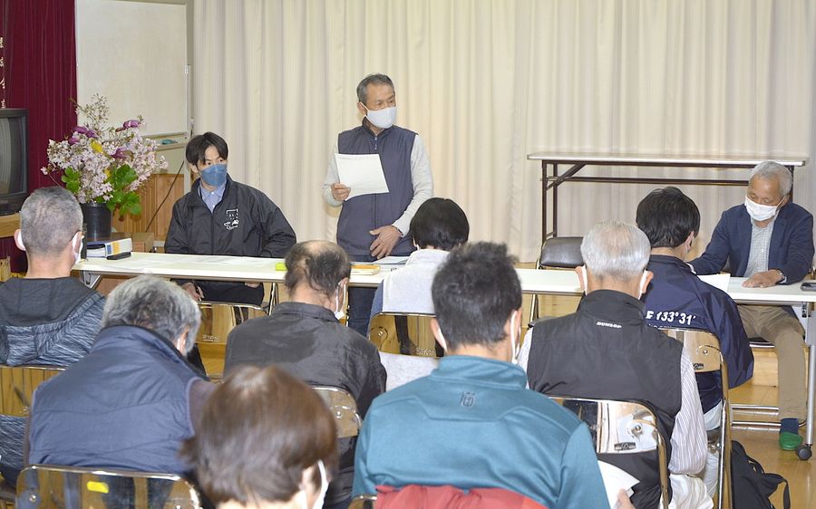 カフェ運営などの取り組み状況が説明された集落活動センターの設立総会（土佐町地蔵寺の「地蔵寺ふれあい笑学校」）