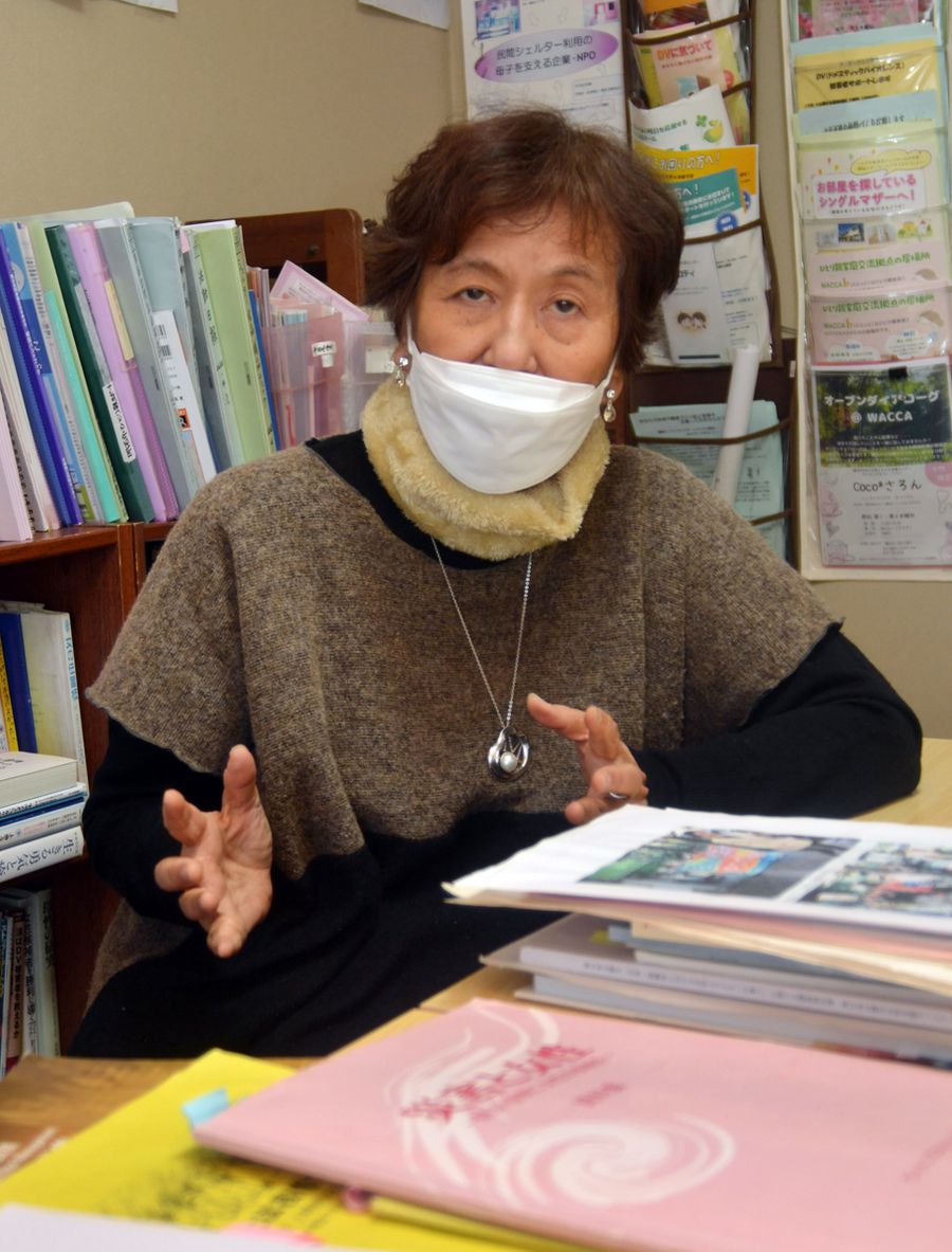 「性暴力はなかったことにされた。対策も不十分」と指摘する正井礼子さん（神戸市内）