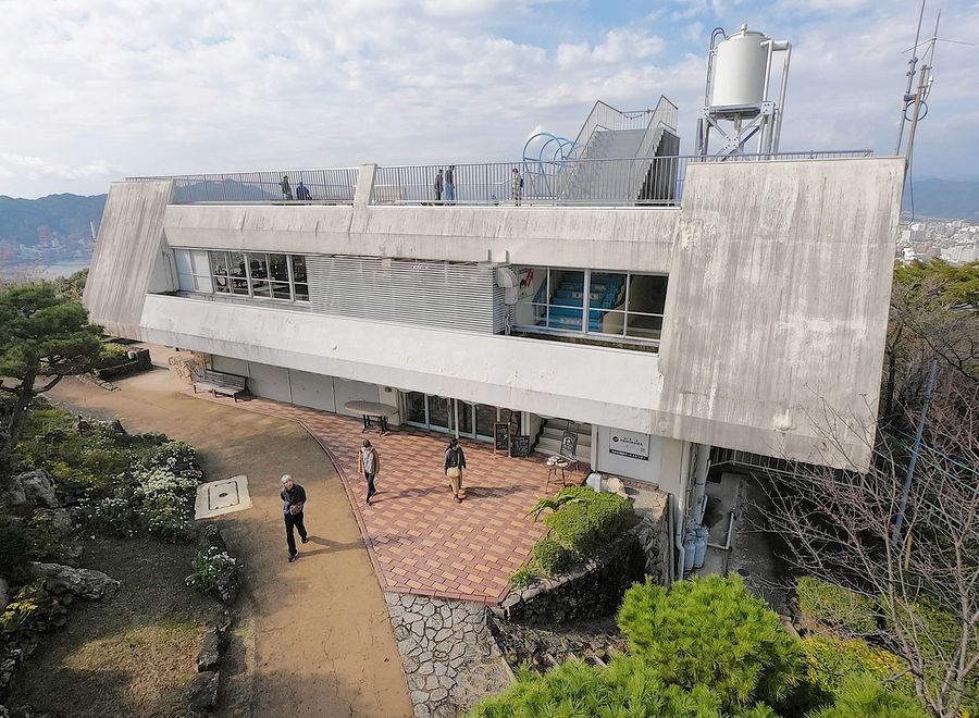 28日に閉鎖されることになった五台山の展望台(高知市吸江)