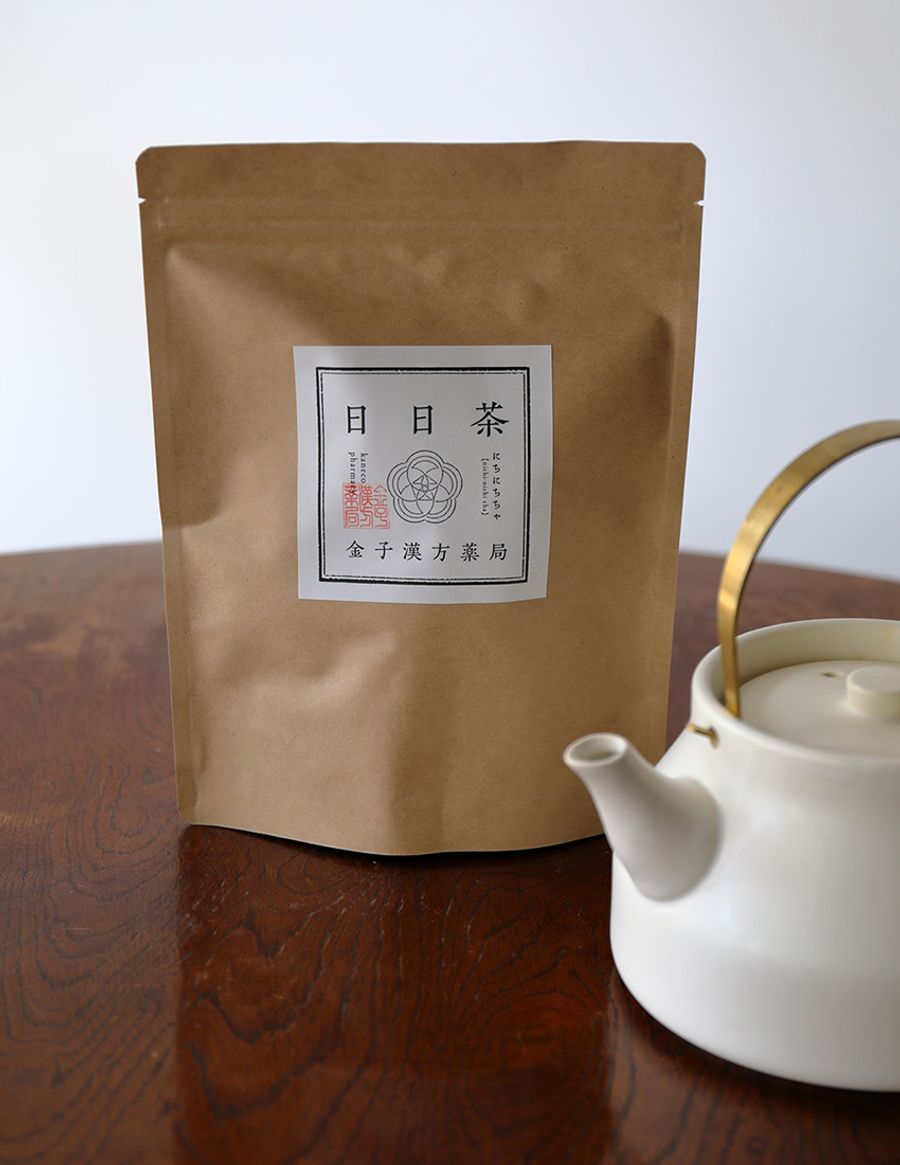 高知県産のお茶などをブレンドしたオリジナルの健康茶「養生茶」「日日茶」は、ギフトとしても人気