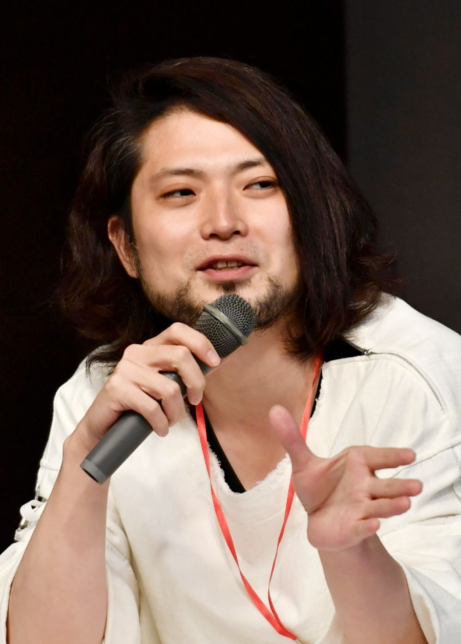 バズる公務員を経て須崎市で地域商社を立ち上げた守時健さん(写真はいずれも高知市の三翠園、山下正晃撮影)