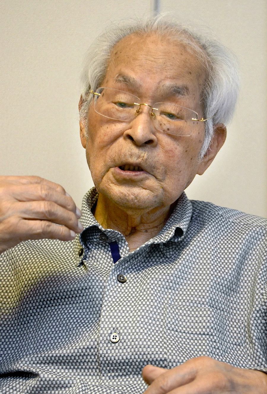 「被害者の経済支援を抜本的に変えたい」と話す岡村勲さん(東京都内)