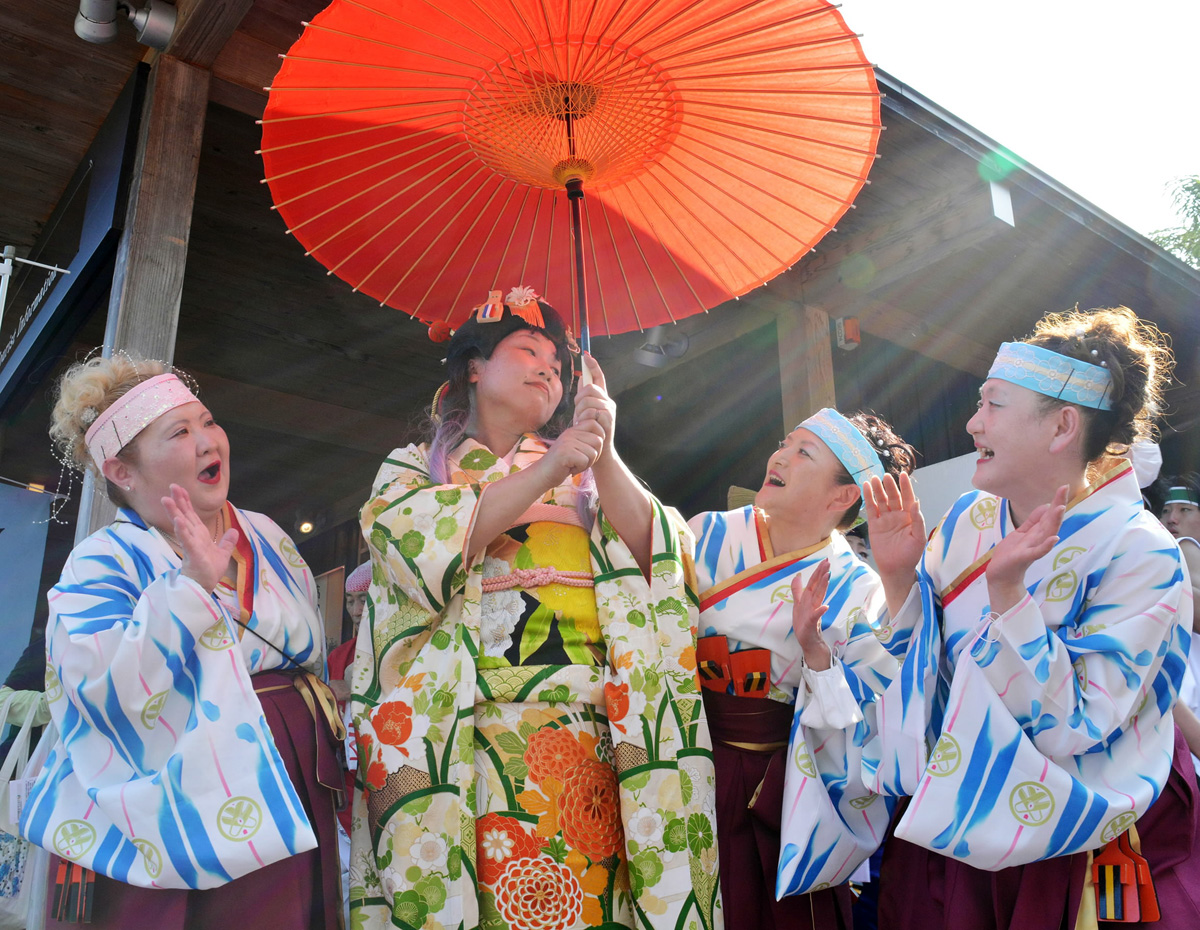 2022年 高知よさこい祭り シャツと手ぬぐいうちわセット 帯屋町筋