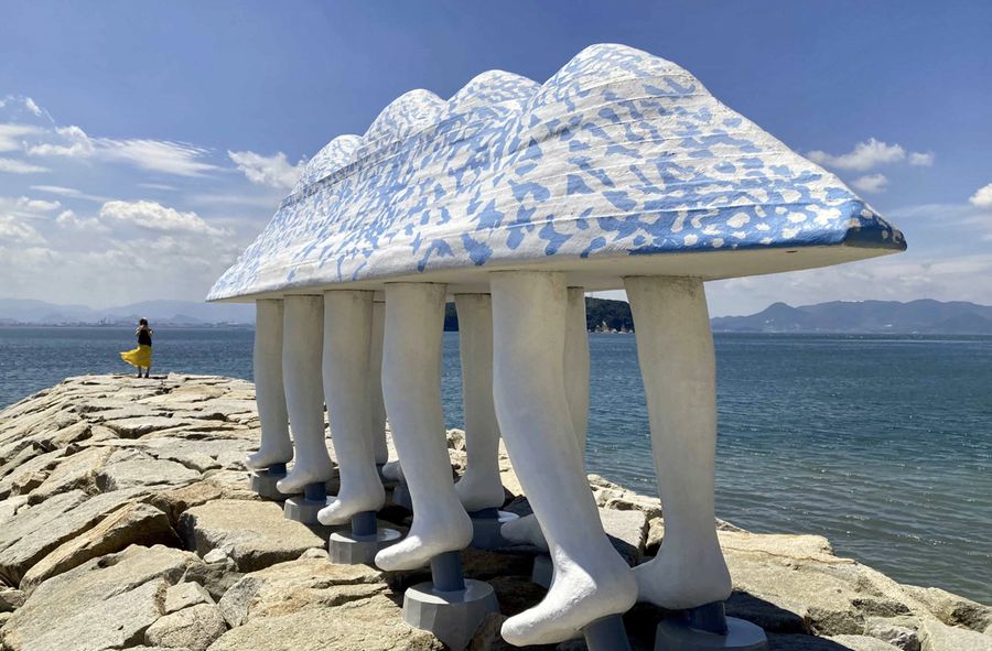 アートの島を歩く １００万人呼ぶ 瀬戸内国際芸術祭 香川 岡山 アートが島々を変えた ニュースを歩く 高知新聞