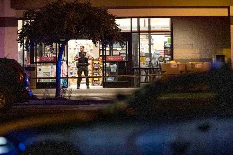 オレゴン州ベンドの小学校で銃乱射事件が発生し4人死亡
