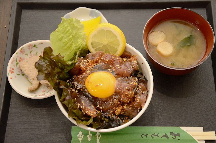 かつおのユッケ丼