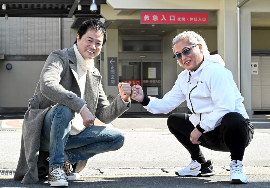 竜二と半沢が出会った病院で、モデルとなった親友と当時を再現（？）　作中では、２人が激しいけんかをしたため強制退院になりました