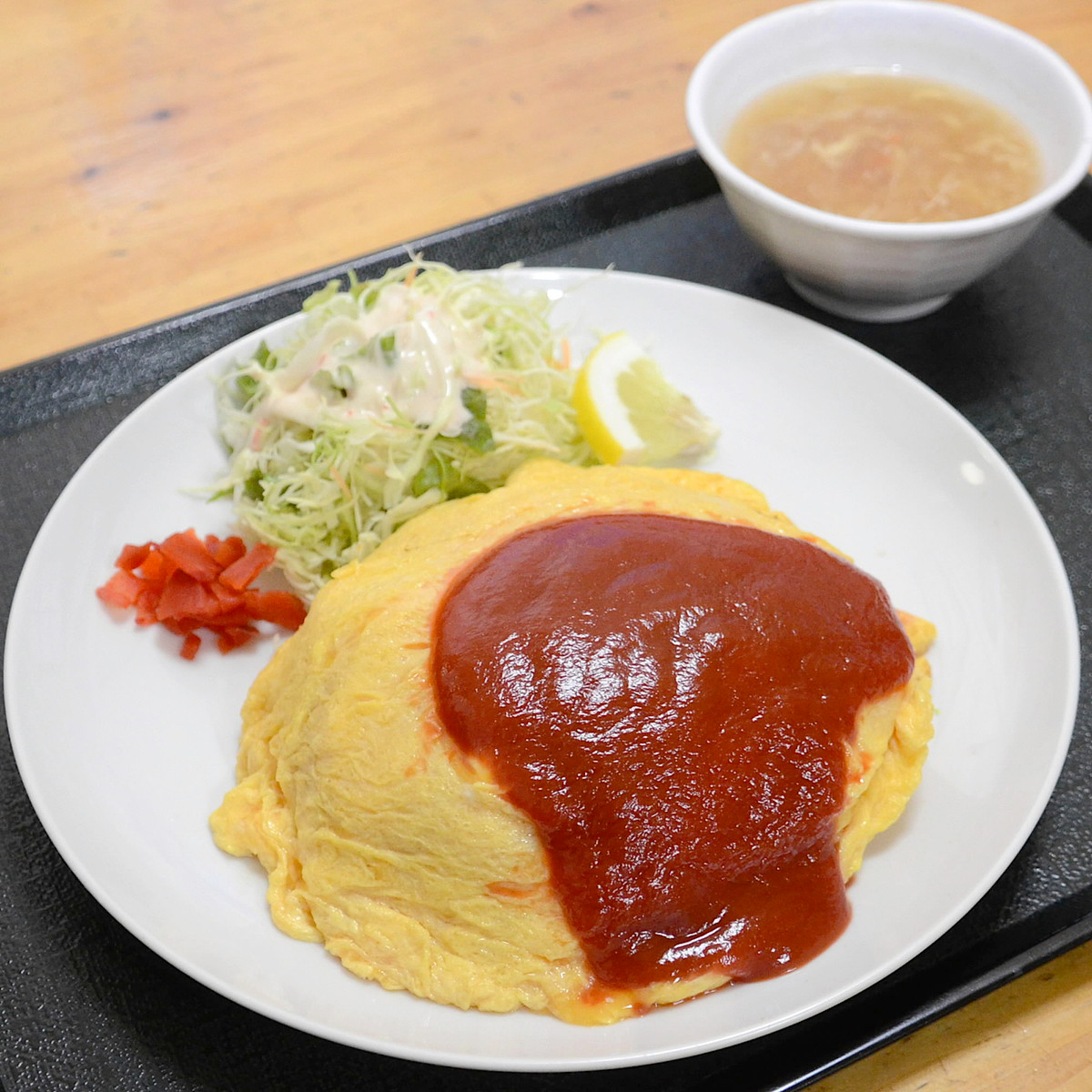 まちの中華屋」の定番 オムライス―《自慢のイッピン》ちいきのおと(110