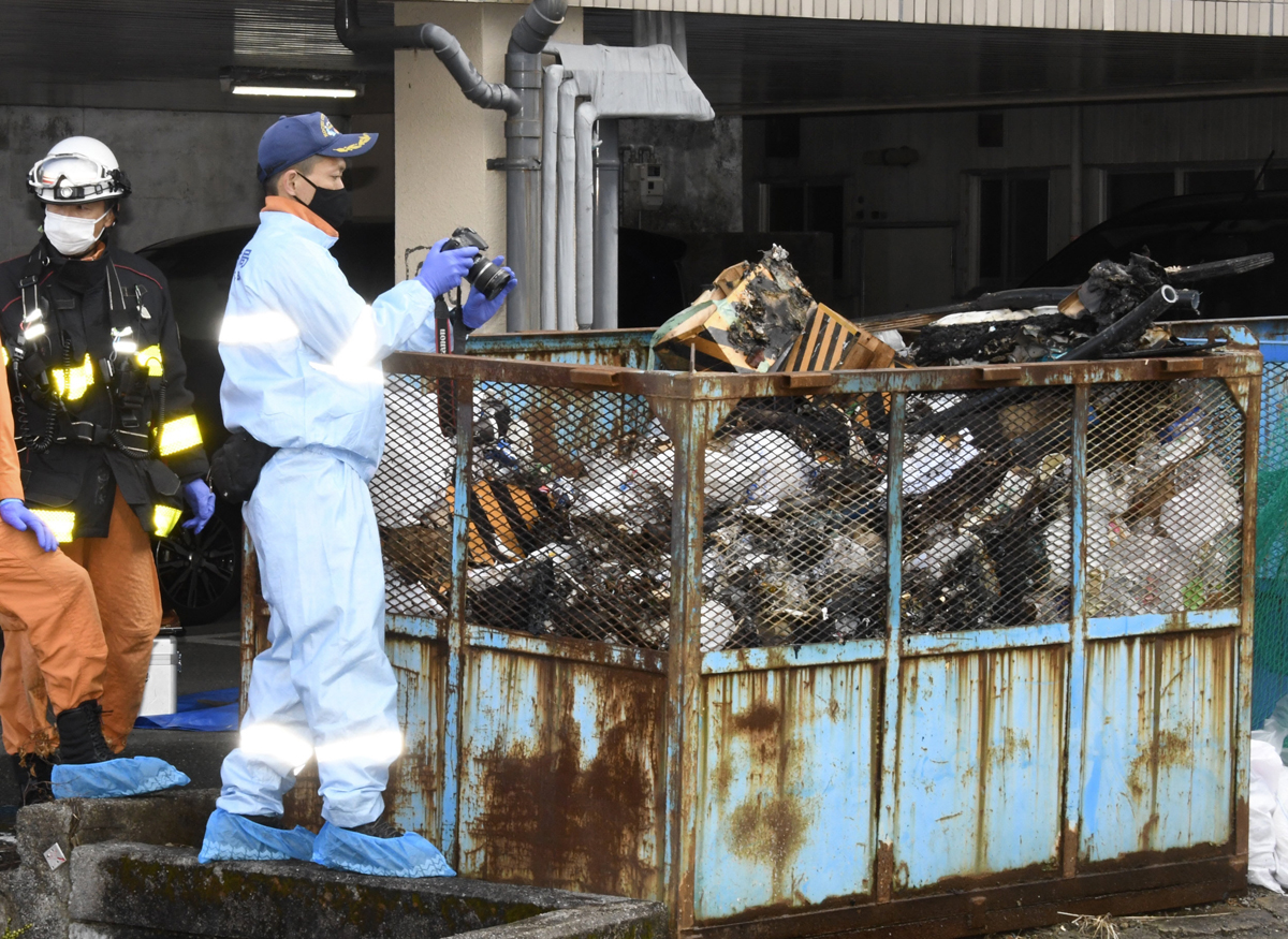 高知市で連続不審火か 3カ所でごみ燃える 高知新聞 高知市で連続不審火か 3カ所でごみ燃える 高知新聞