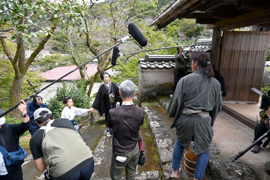 万太郎やタキが謎の男と出会う場面の撮影