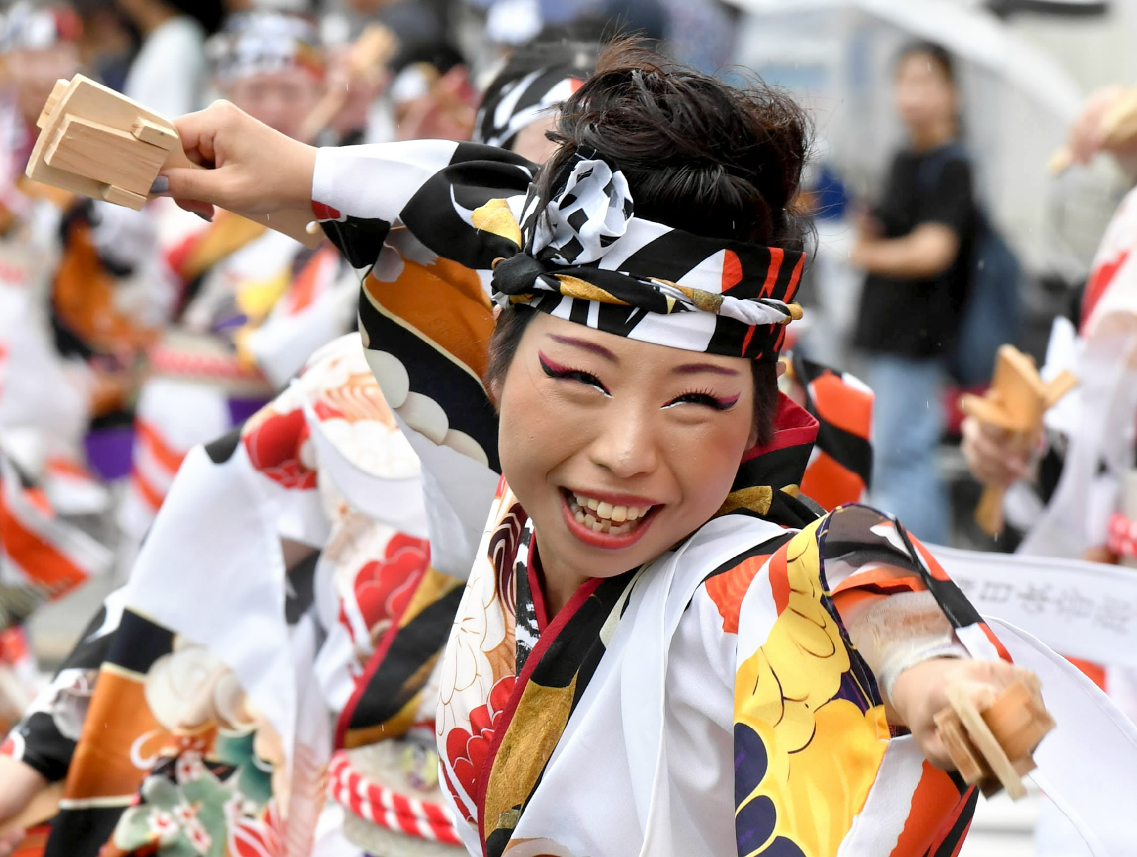 黒崎wavsav―2025よさこい祭り全チーム紹介 | 高知新聞