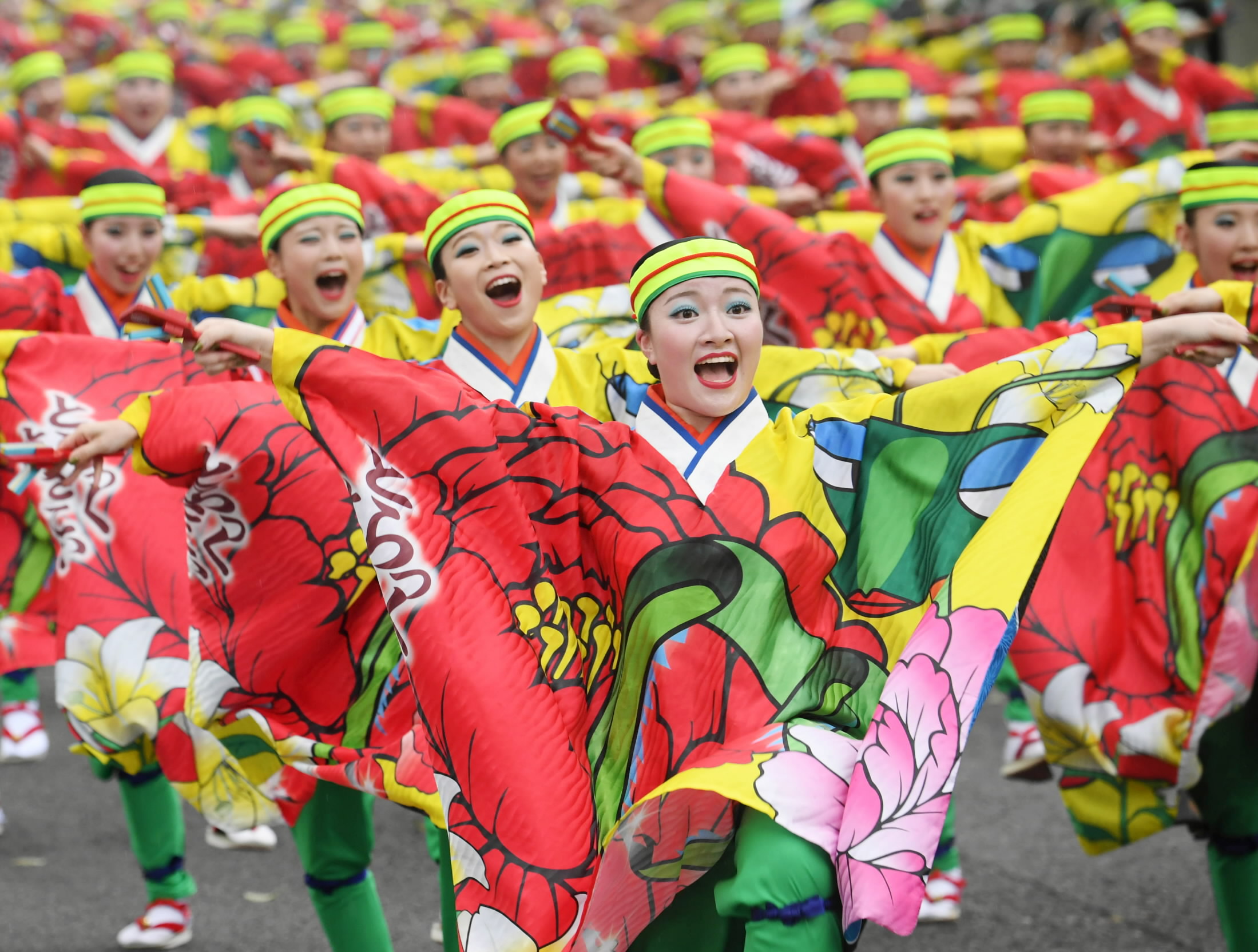 とらっくよさこい(ちふれ)―2025よさこい祭り全チーム紹介 | 高知新聞