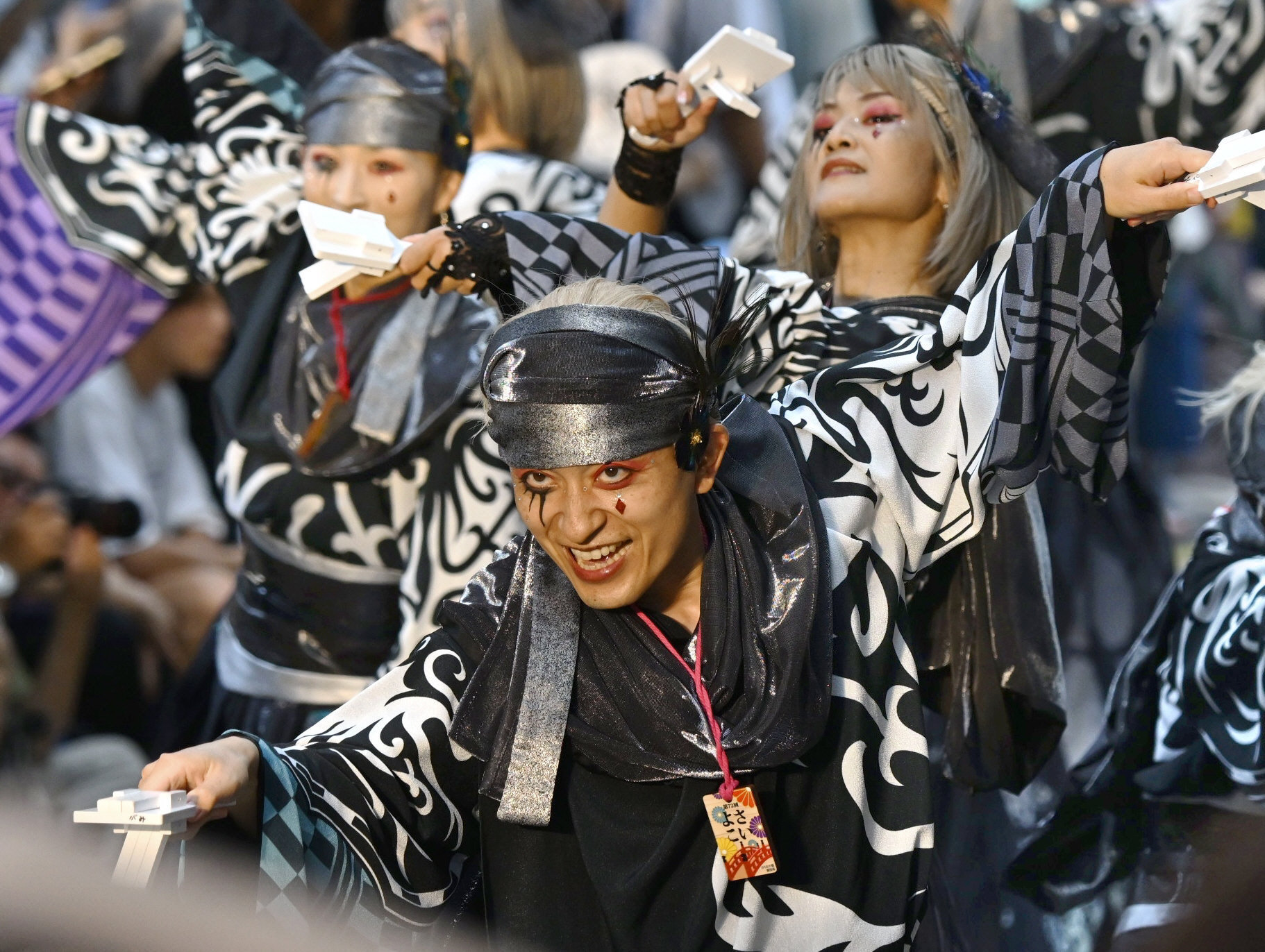 華舞鬼蜂―2025よさこい祭り全チーム紹介 | 高知新聞